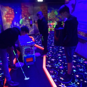 Glow In The Dark Midgetgolf 2023