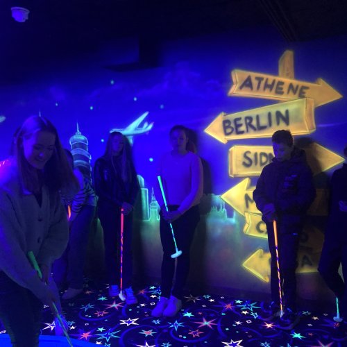 Glow In The Dark Midgetgolf 2023