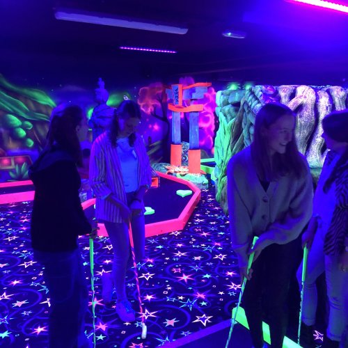 Glow In The Dark Midgetgolf 2023
