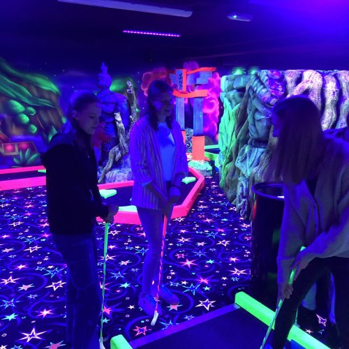 Glow In The Dark Midgetgolf 2023