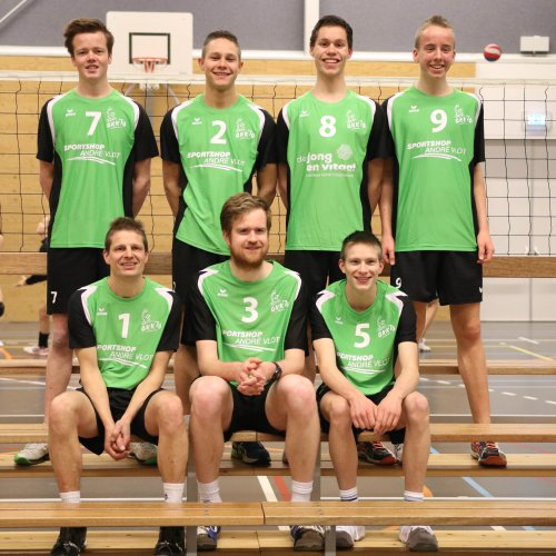 Uitreiking wedstrijdtenues