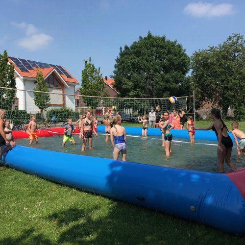 Verfrissend watervolleybaltoernooi