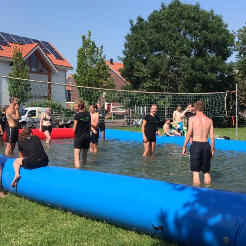 Verfrissend watervolleybaltoernooi