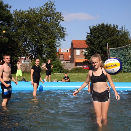 Verfrissend watervolleybaltoernooi