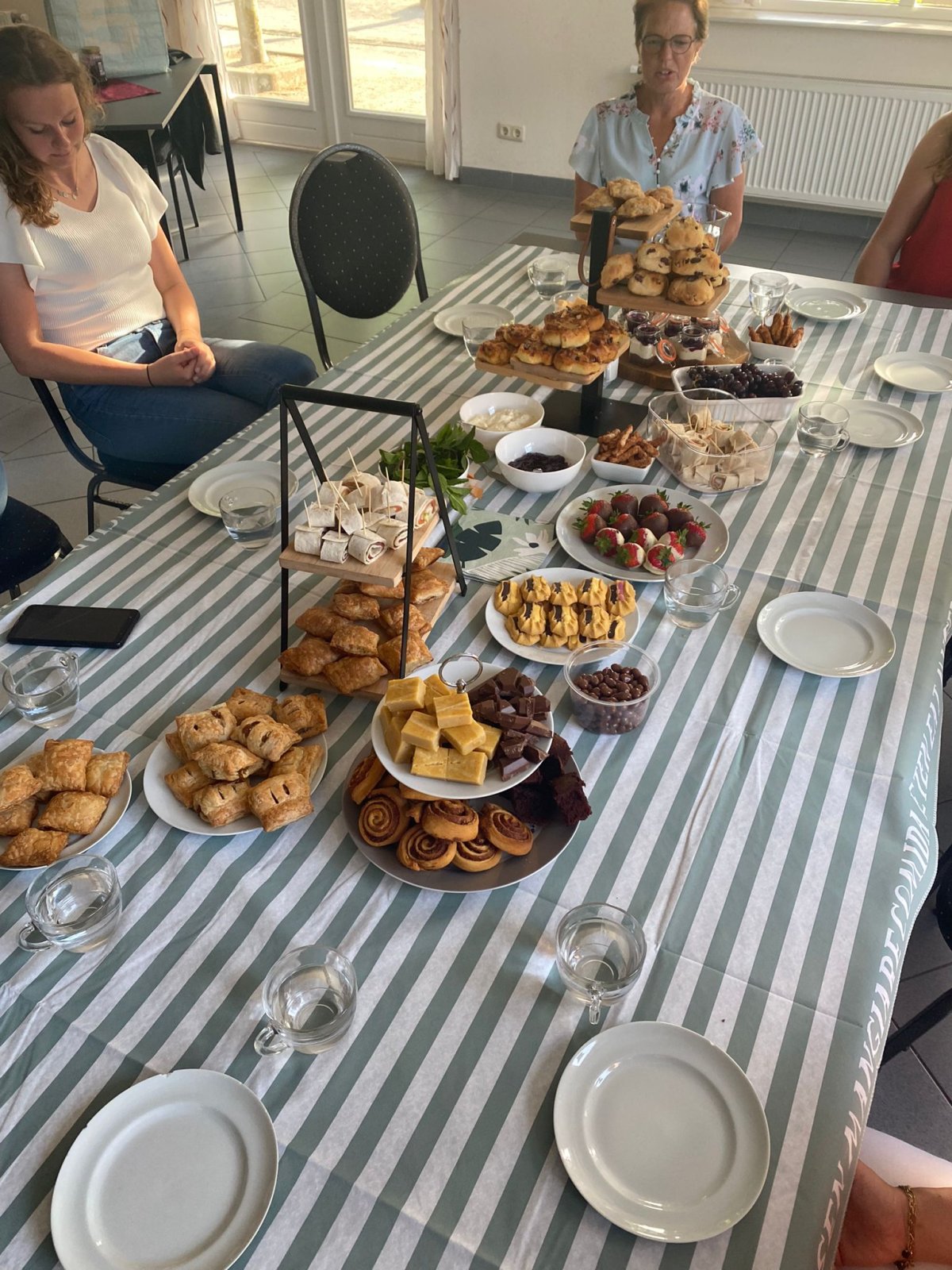 Dames High-Tea 21 mei 2022