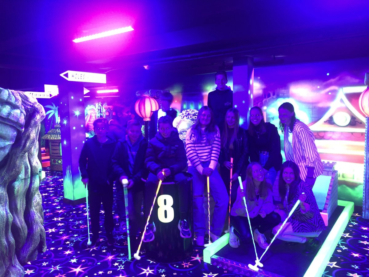 Glow In The Dark Midgetgolf 2023
