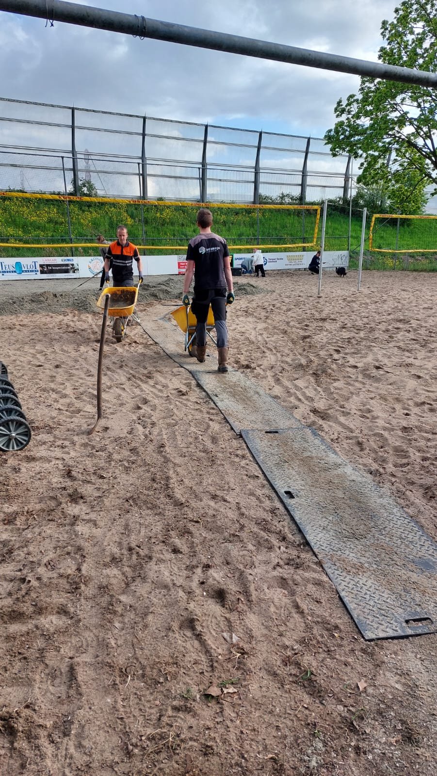 Zomerklaar maken beachvelden